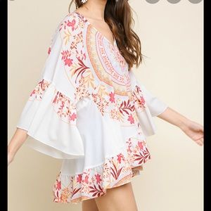 Umgee. Boho Style Bell Sleeve Blouse.